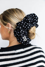 Load image into Gallery viewer, JUMBO SCRUNCHIE ( 29 COLORS )