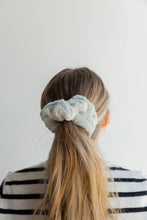 Load image into Gallery viewer, OVERSIZED TOWEL SCRUNCHIES ( 3 COLORS )