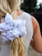 Load image into Gallery viewer, JUMBO SCRUNCHIE ( 29 COLORS )