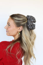 Load image into Gallery viewer, JUMBO SCRUNCHIE ( 29 COLORS )