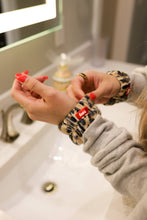 Load image into Gallery viewer, GRWM HEADBAND + WRISTBAND SET ( 4 PATTERNS )