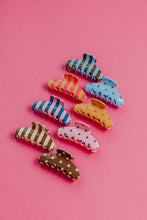 Load image into Gallery viewer, POLKA DOT & STRIPED OVERSIZED CLAWS