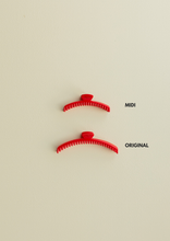 Load image into Gallery viewer, Shiny Midi Hold Everything Claw