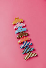 Load image into Gallery viewer, POLKA DOT & STRIPED OVERSIZED CLAWS