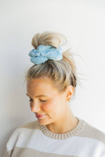 Load image into Gallery viewer, OVERSIZED TOWEL SCRUNCHIES ( 3 COLORS )