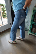 Load image into Gallery viewer, Distressed Raw Hem Jeans with Pockets