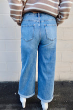 Load image into Gallery viewer, Free Flow Cuff Jeans