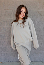 Load image into Gallery viewer, Hara Crewneck