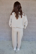 Load image into Gallery viewer, Hara Crewneck