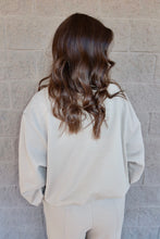 Load image into Gallery viewer, Hara Crewneck