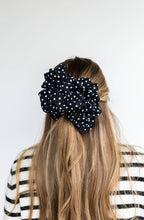 Load image into Gallery viewer, JUMBO SCRUNCHIE ( 29 COLORS )