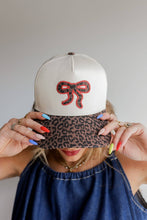 Load image into Gallery viewer, CHEETAH BOW TRUCKER HAT