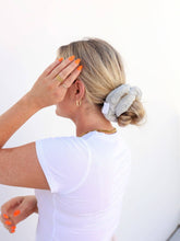 Load image into Gallery viewer, OVERSIZED TOWEL SCRUNCHIES ( 3 COLORS )