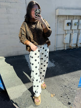 Load image into Gallery viewer, Polka Dot Fleece Barrel Sweatpants- Cream/Black
