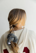 Load image into Gallery viewer, OVERSIZED TOWEL SCRUNCHIES ( 3 COLORS )
