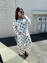 Load image into Gallery viewer, Polka Dot Fleece Barrel Sweatpants- Cream/Brown
