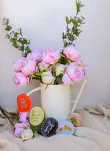 Load image into Gallery viewer, FRAMED ECLECTIC CLAW
