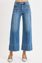 Load image into Gallery viewer, Tummy Control Mid Rise Crop Wide Pintuck Front

