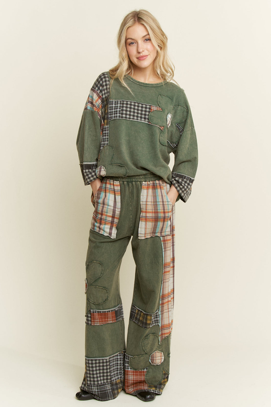 Plaid Daisy Pants