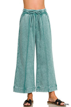 Load image into Gallery viewer, Acid Washed Fleece Pintuck Wide Leg Cropped Pants
