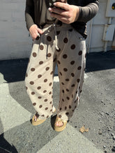 Load image into Gallery viewer, Polka Dot Fleece Barrel Sweatpants- Ash Mocha

