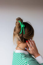 Load image into Gallery viewer, SHINY ORIGINAL HOLD EVERYTHING CLAW ( 22  COLORS)
