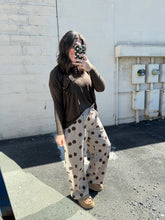 Load image into Gallery viewer, Polka Dot Fleece Barrel Sweatpants- Ash Mocha
