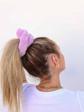 Load image into Gallery viewer, OVERSIZED TOWEL SCRUNCHIES ( 3 COLORS )
