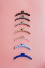 Load image into Gallery viewer, SHINY ORIGINAL HOLD EVERYTHING CLAW ( 22  COLORS)
