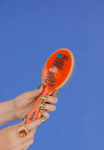 Load image into Gallery viewer, KAXI MOM HAIR BRUSH + MIDI CLAW SET
