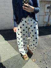 Load image into Gallery viewer, Polka Dot Fleece Barrel Sweatpants- Cream/Navy
