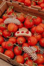 Load image into Gallery viewer, TOMATO CHARMED CLAW
