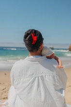 Load image into Gallery viewer, KAXI WAVY MIDI HOLD EVERYTHING CLAW
