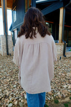 Load image into Gallery viewer, WASHED DOUBLE GAUZE BUTTON DOWN HALF SLEEVE SHIRT
