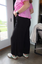 Load image into Gallery viewer, Woven Crinkle Wide Pants w/ Pockets
