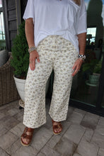Load image into Gallery viewer, Ditsy Printed Wide Leg Jeans

