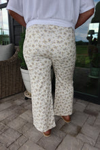 Load image into Gallery viewer, Ditsy Printed Wide Leg Jeans
