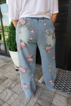 Load image into Gallery viewer, Plus Flower Printed Denim Pants
