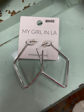 Load image into Gallery viewer, Maybree Earrings
