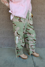 Load image into Gallery viewer, Beige Camo Twill Cargo Pants
