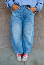 Load image into Gallery viewer, Rogue Canvas Barrel Jeans
