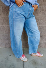 Load image into Gallery viewer, Rogue Canvas Barrel Jeans
