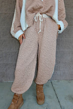 Load image into Gallery viewer, Quilted Knit Jogger Pants
