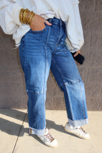 Load image into Gallery viewer, Slouchy Crop Wide Seam Detailed Jeans
