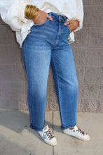 Load image into Gallery viewer, Slouchy Cropped Barrel Jeans
