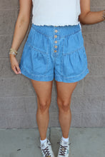 Load image into Gallery viewer, Elastic Band Slouchy Shorts
