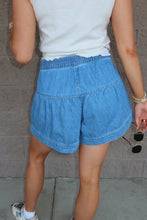 Load image into Gallery viewer, Elastic Band Slouchy Shorts
