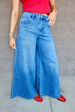 Load image into Gallery viewer, Slouchy Palazzo Jeans
