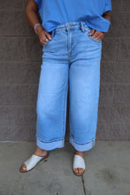 Load image into Gallery viewer, Slouchy Crop Wide Cuffed Jeans
