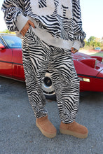 Load image into Gallery viewer, Zebra Print Elastic-Cuff Jogger Pants
